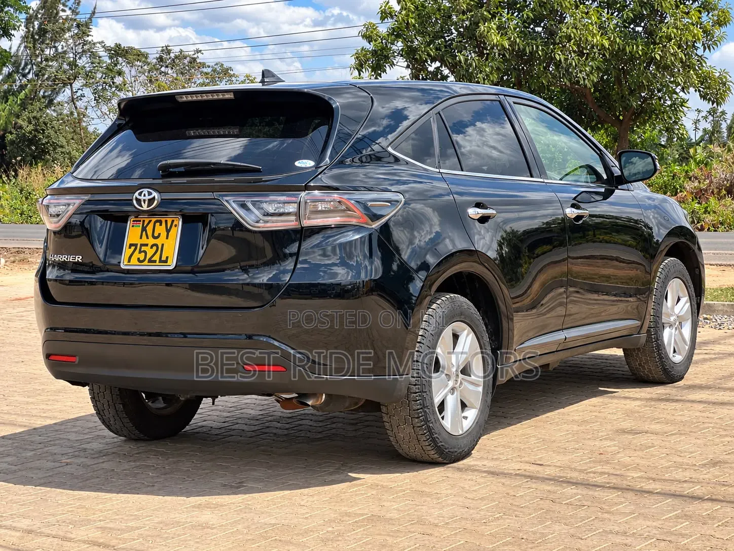 Toyota Harrier 2014
