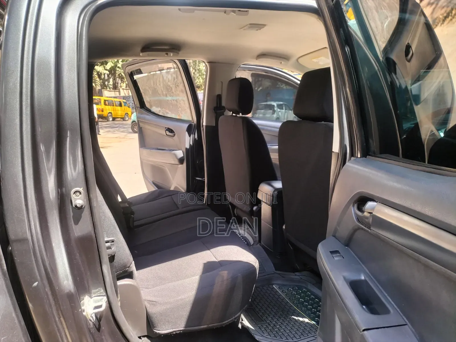 Isuzu D-MAX 2022 Gray