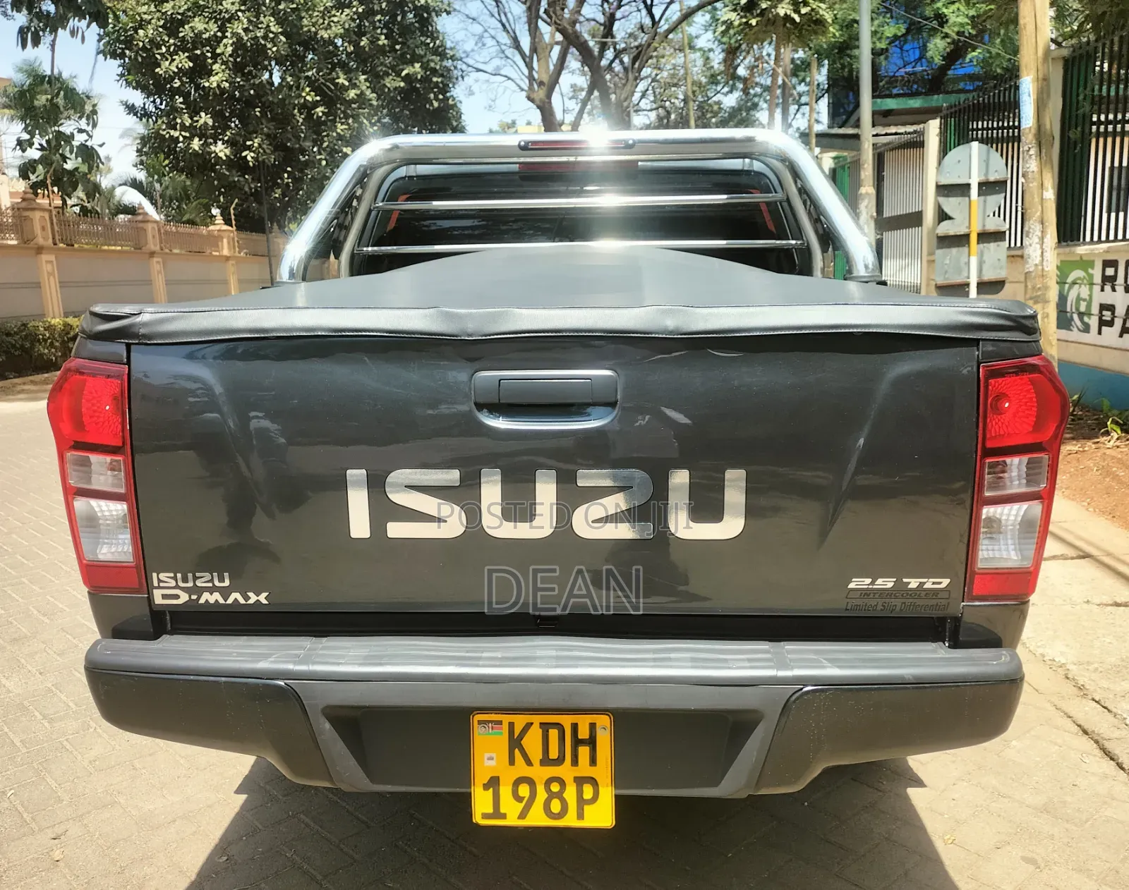 Isuzu D-MAX 2022 Gray