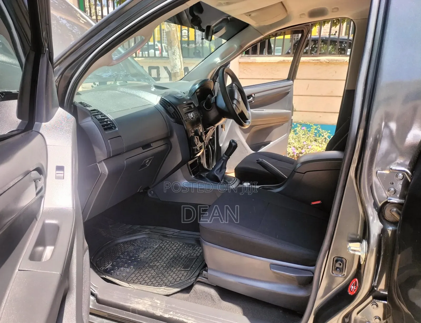 Isuzu D-MAX 2022 Gray