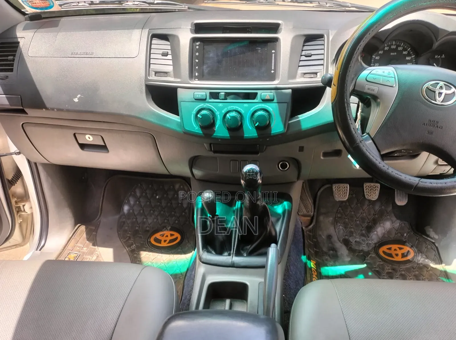 Toyota Hilux 2014 White