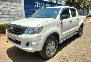 Toyota Hilux 2015 White