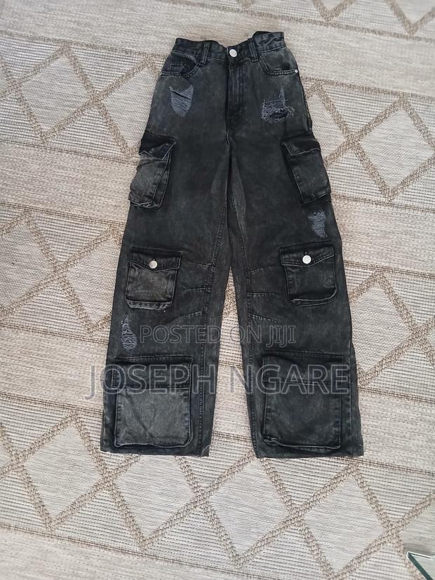 Thrifted Women’s Cargo Pants – Stylish Utility Trousers, W27, H36, L40