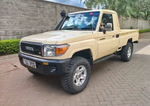 Toyota Land Cruiser 2009 Yellow