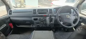 Toyota HiAce 2006 Silver