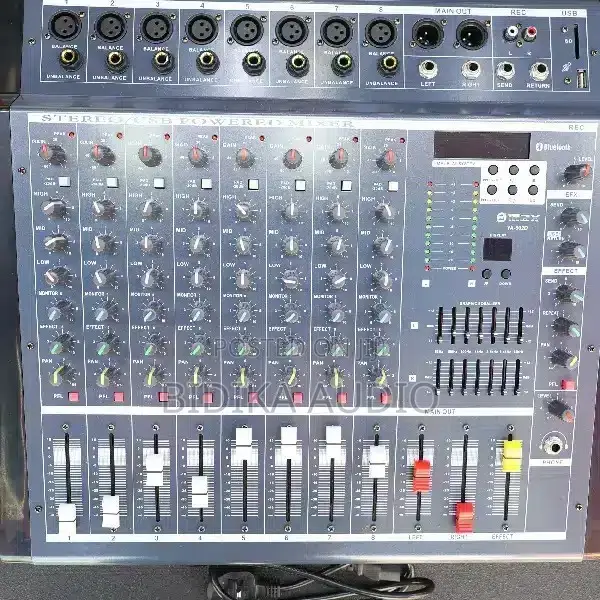 Max YA 802D USB Powered Mixer