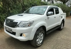 Toyota Hilux 2011 White
