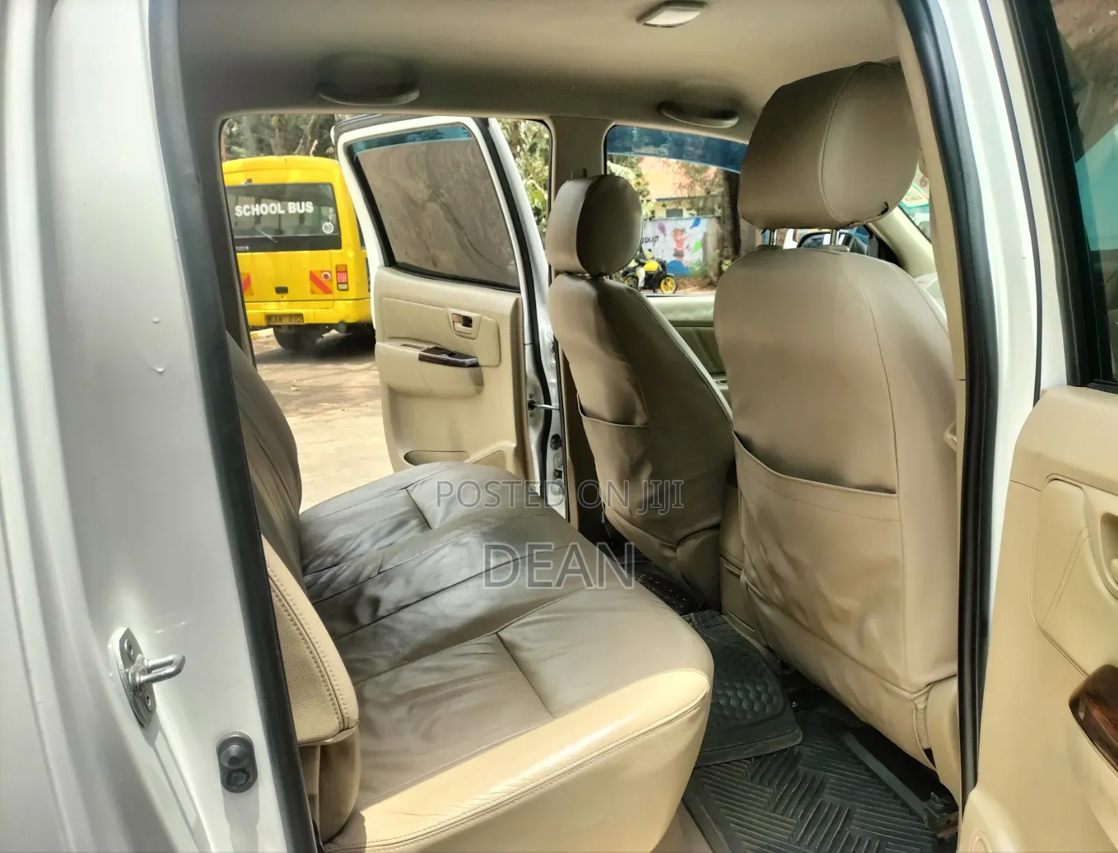 Toyota Hilux 2011 White