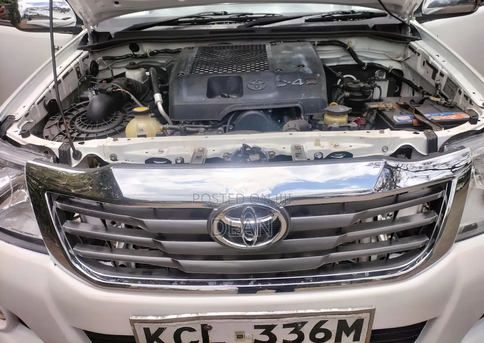 Toyota Hilux 2011 White
