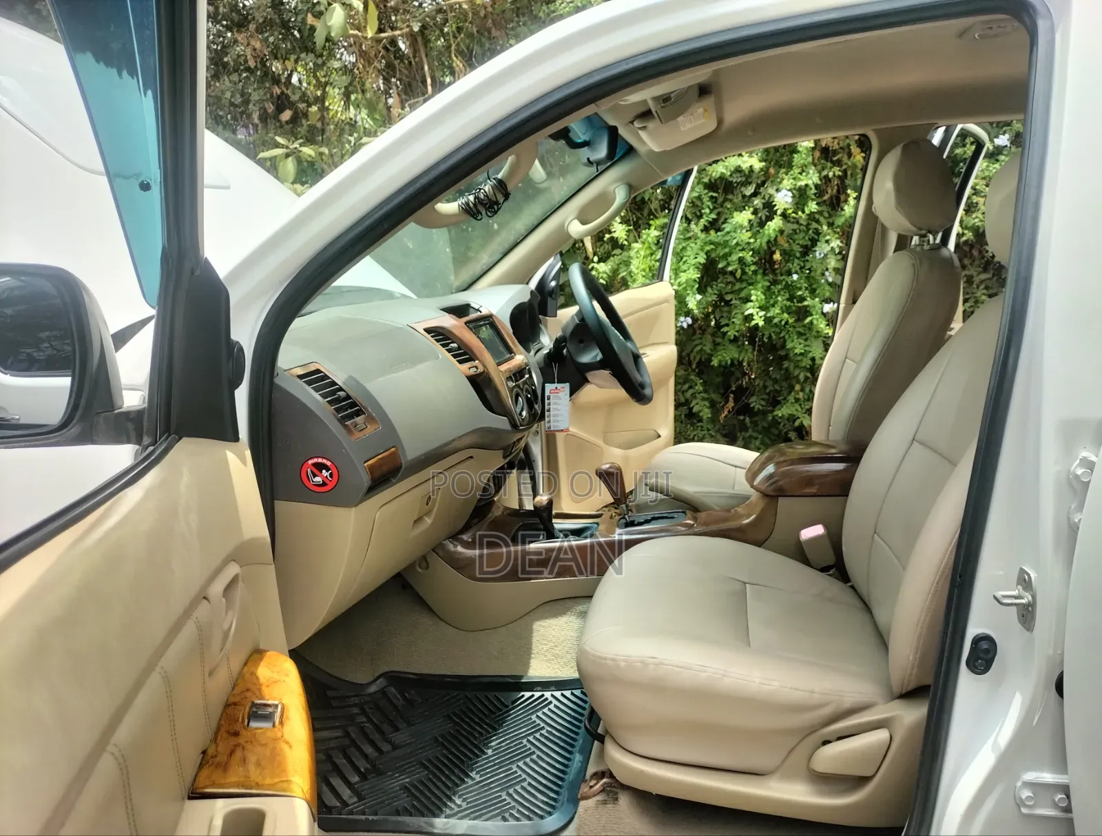 Toyota Hilux 2011 White