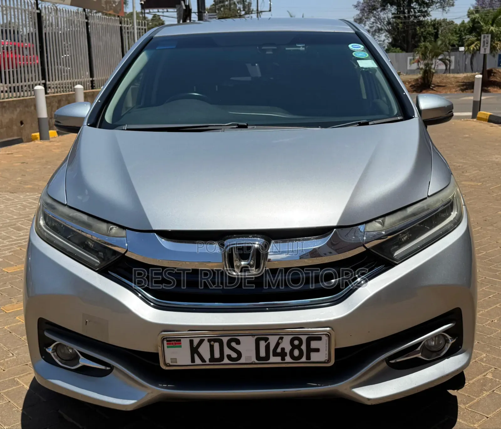 Honda Fit Shuttle 2017 Silver