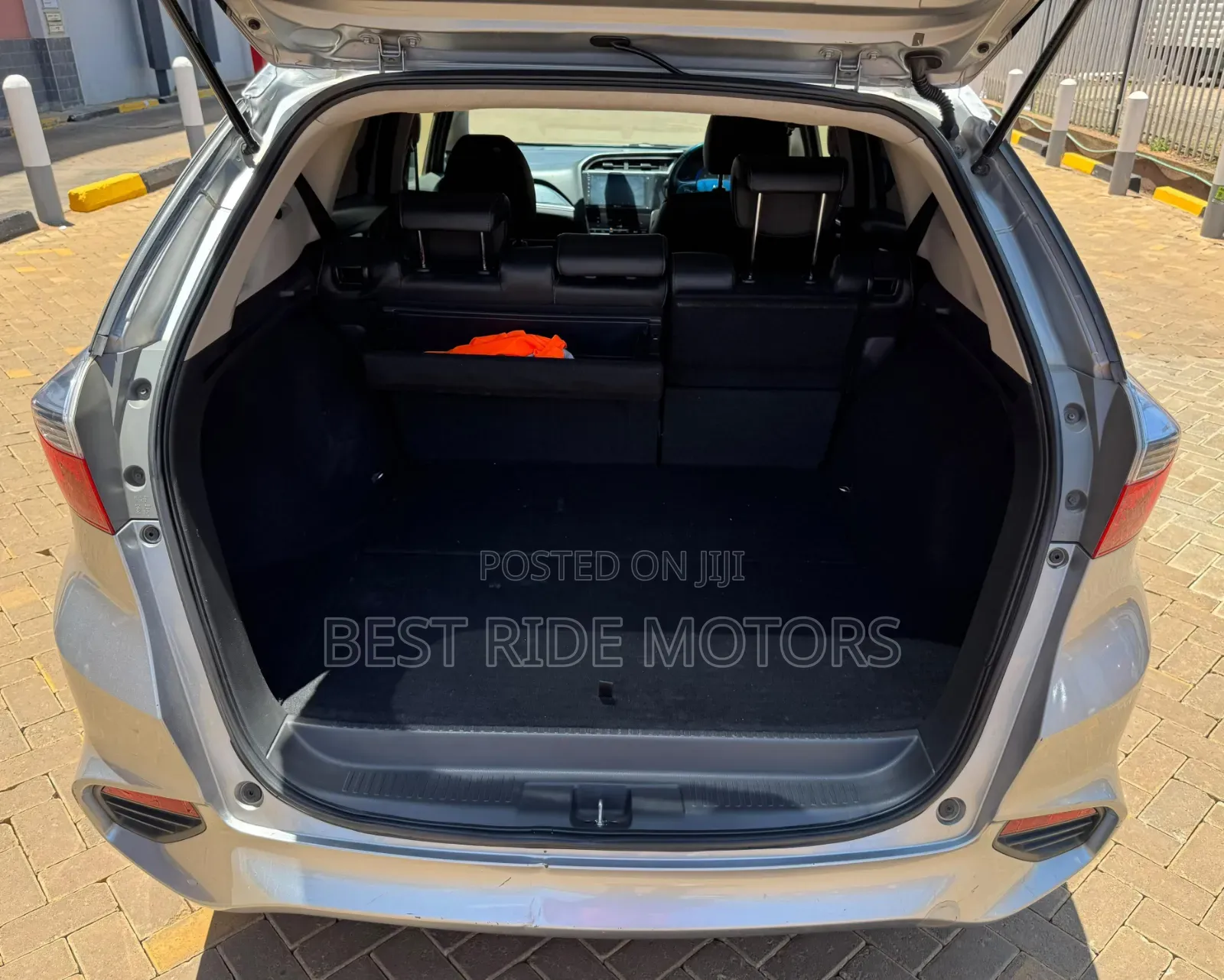 Honda Fit Shuttle 2017 Silver