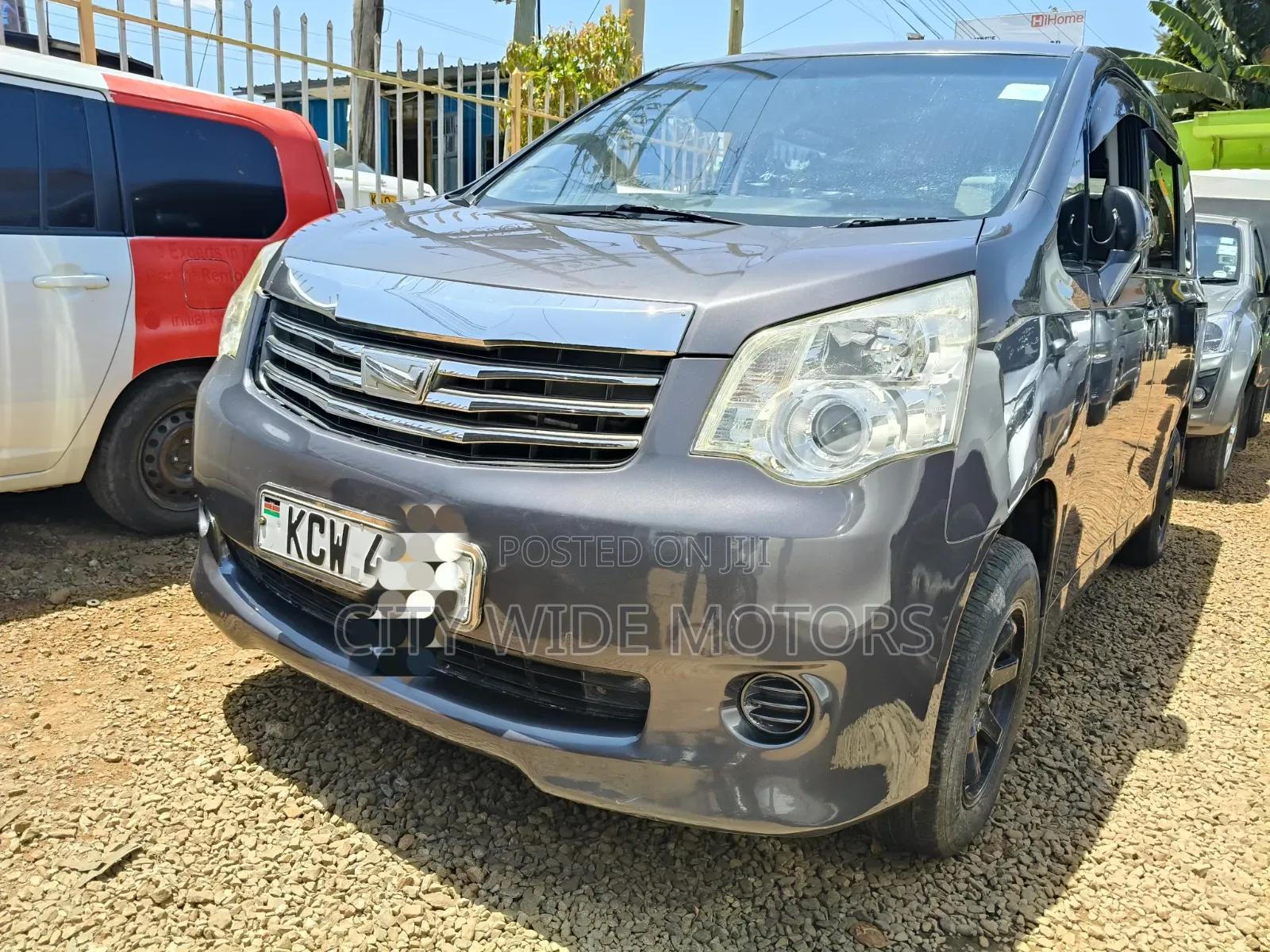 Toyota Noah 2012 Gray