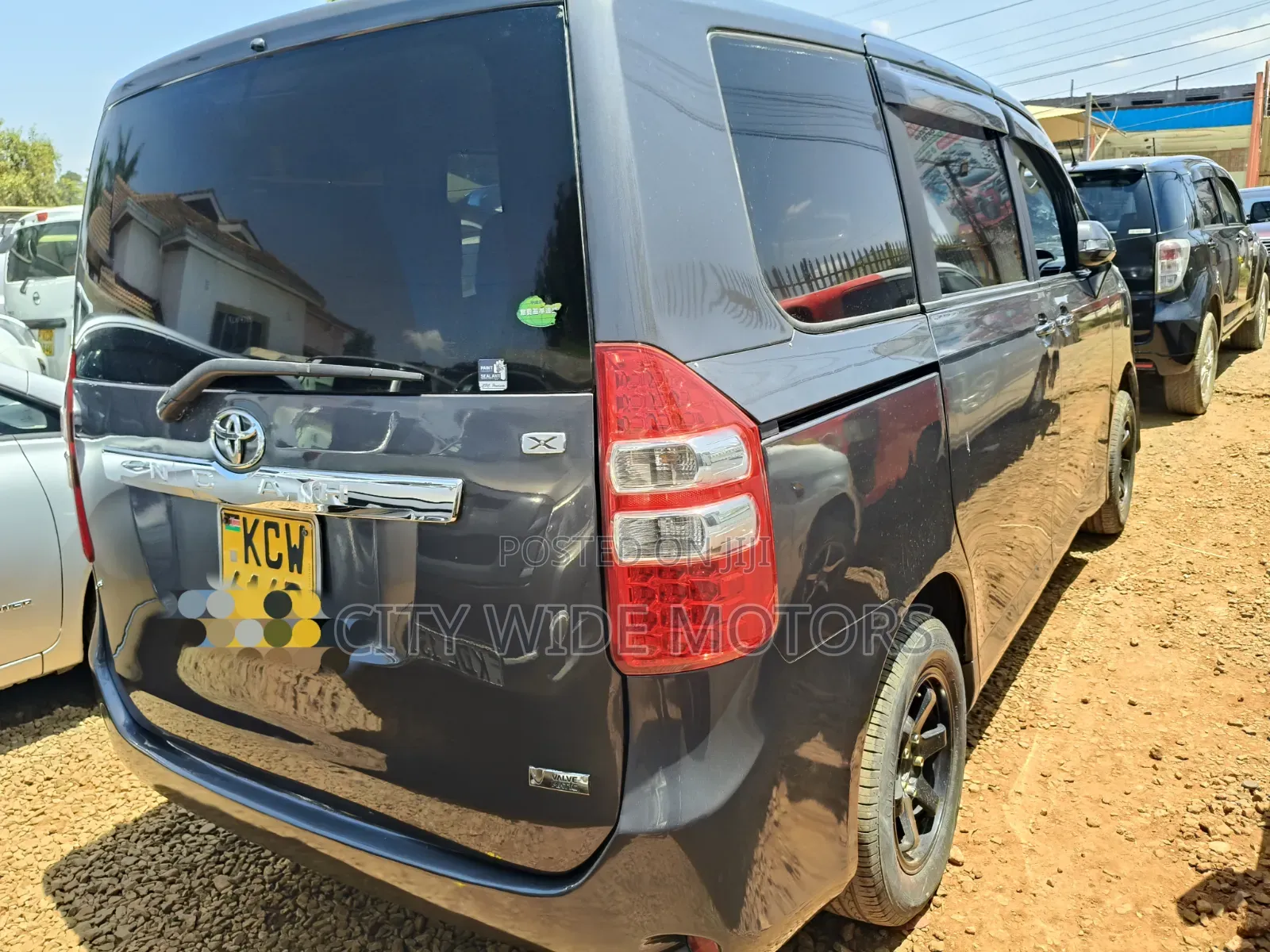 Toyota Noah 2012 Gray