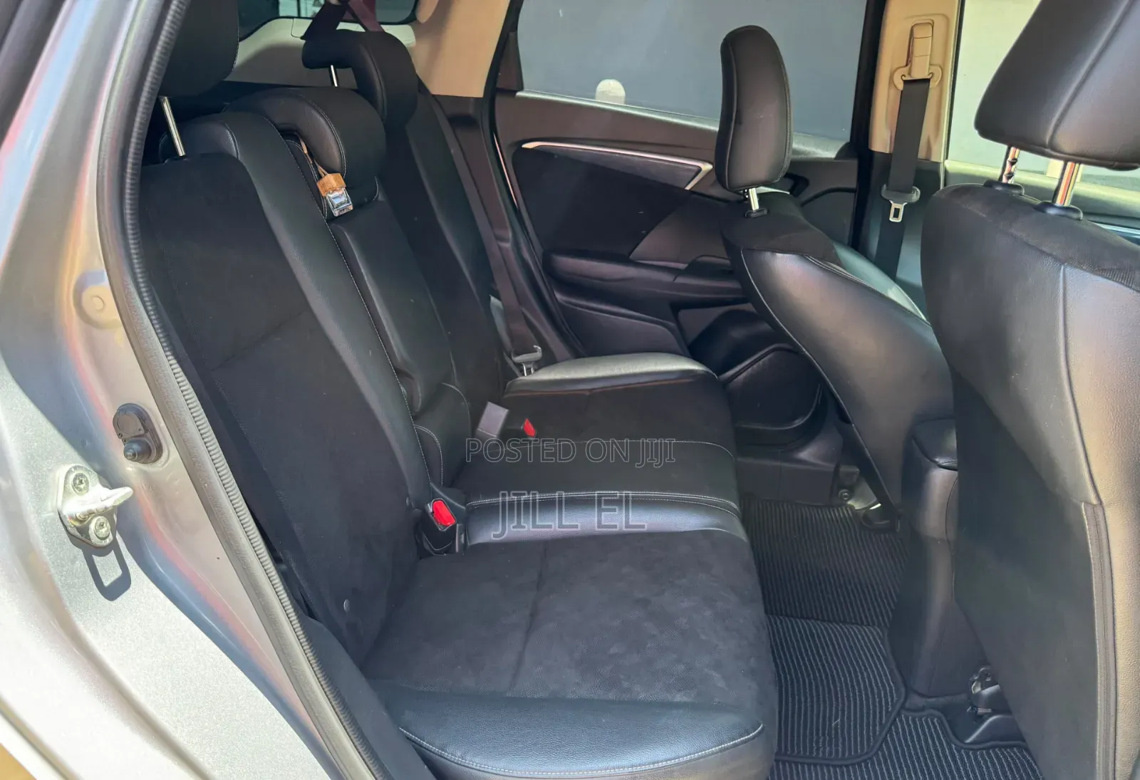 Honda Fit Shuttle 2017 Silver