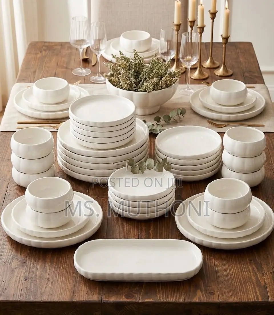25 Pieces White Porcelain Dinner Set