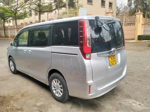 Toyota Noah 2015 Silver