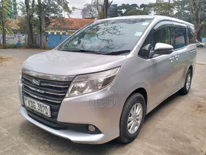 Toyota Noah 2015 Silver
