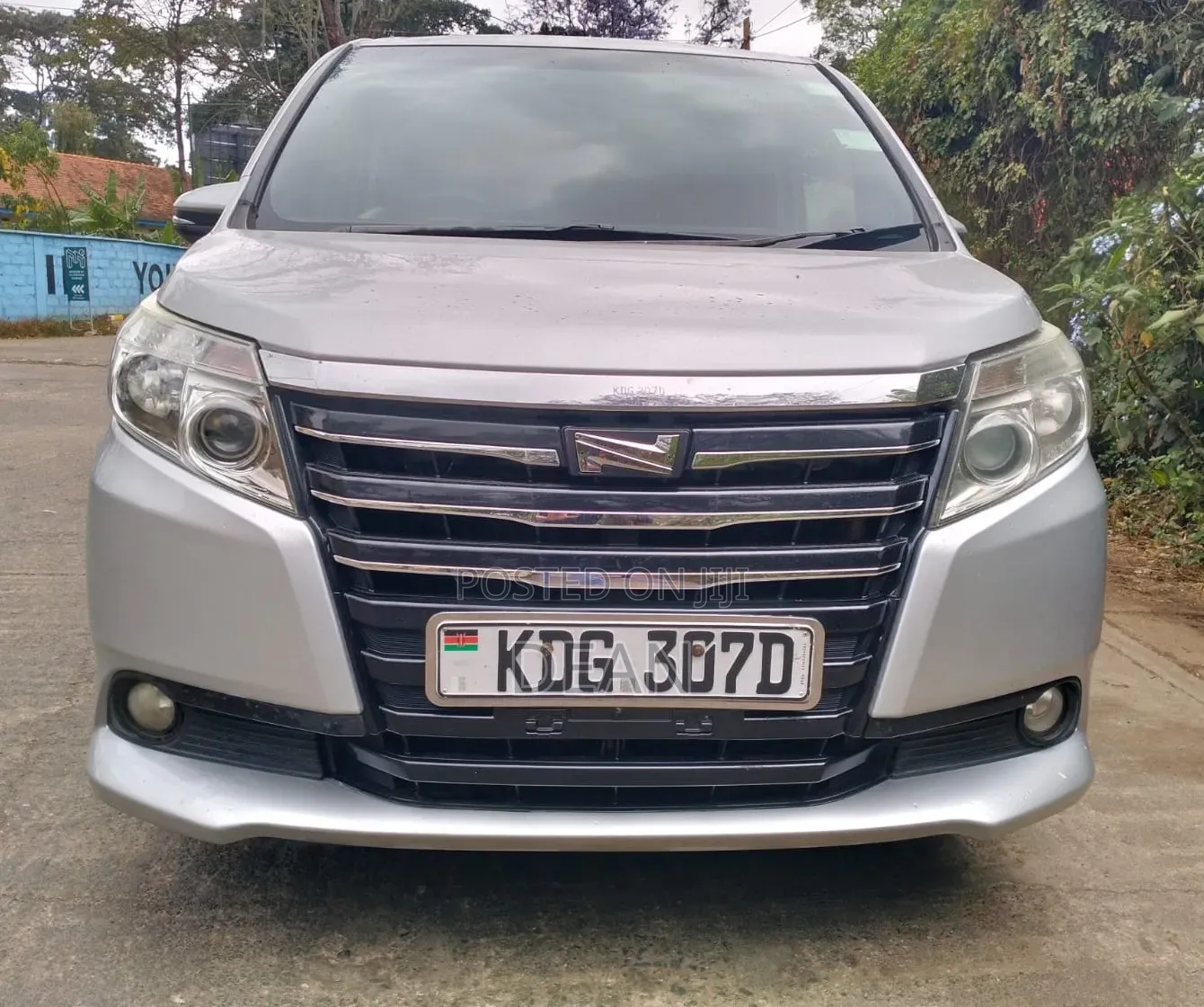 Toyota Noah 2015 Silver