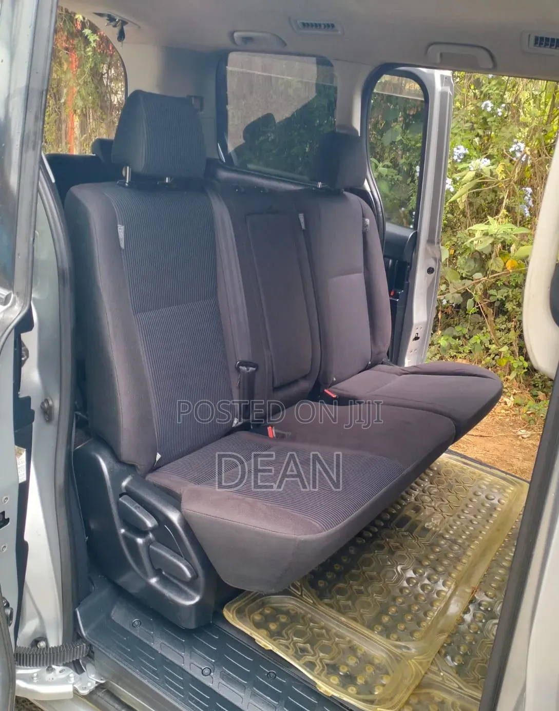Toyota Noah 2015 Silver