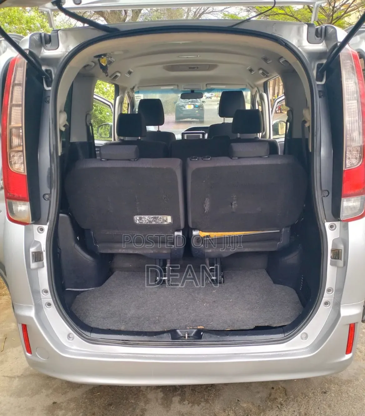 Toyota Noah 2015 Silver