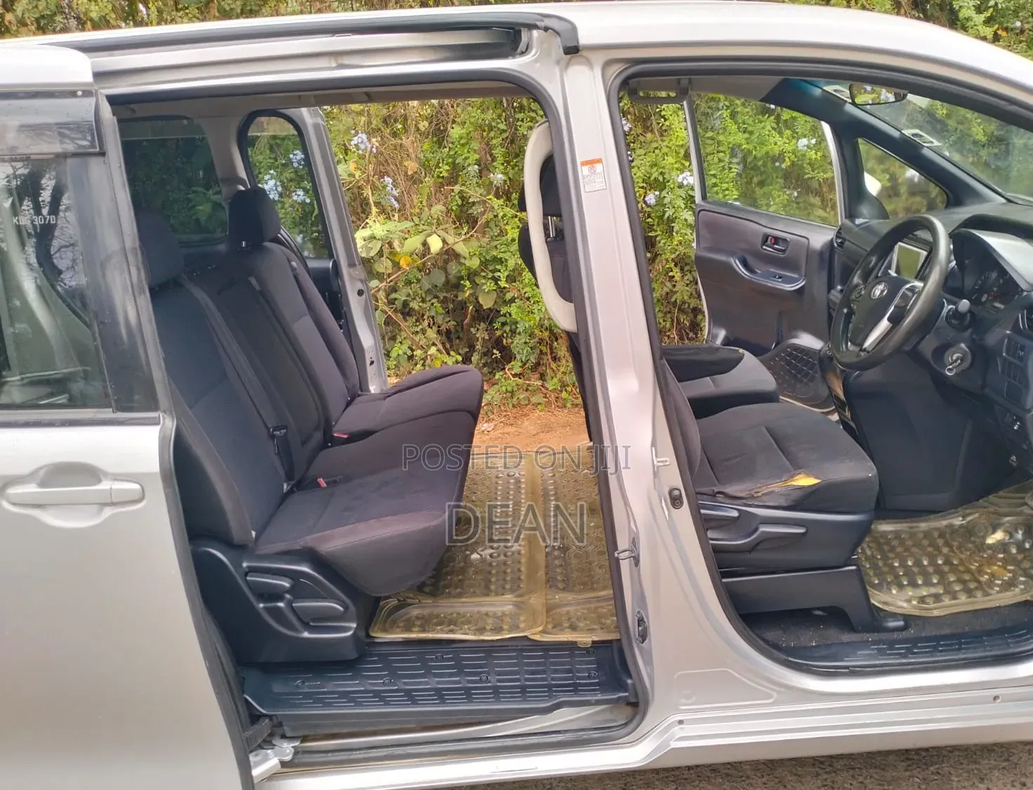 Toyota Noah 2015 Silver