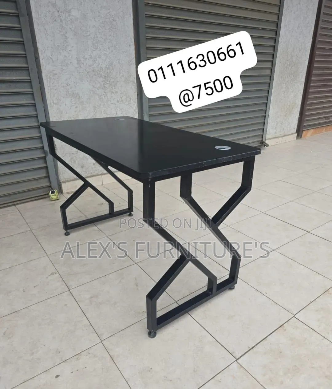 Office Chairs Combination With Office Desk