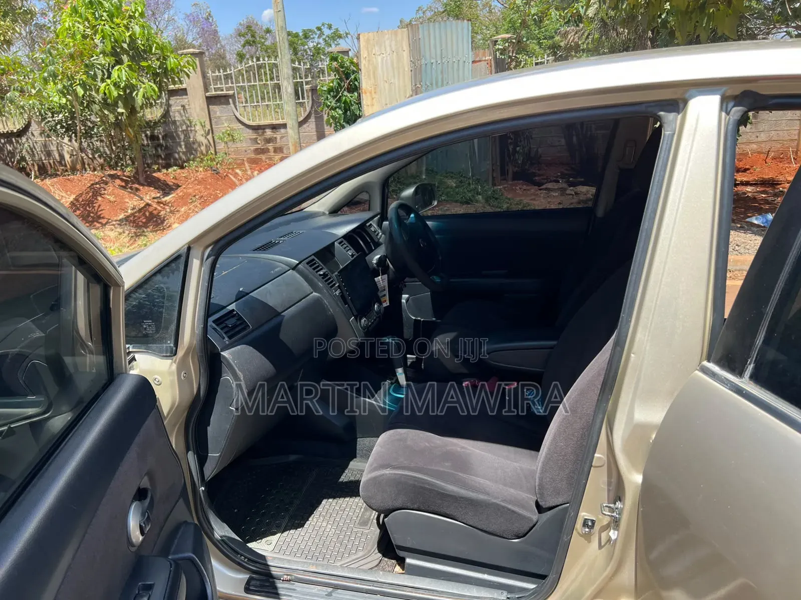 Nissan Tiida 2009 Gold
