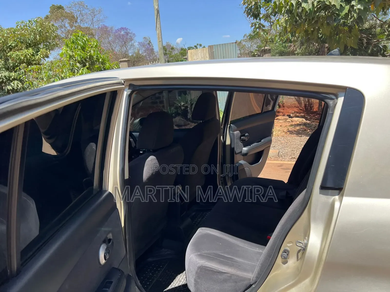 Nissan Tiida 2009 Gold