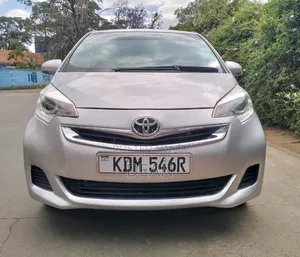 Toyota Ractis 2016 Silver