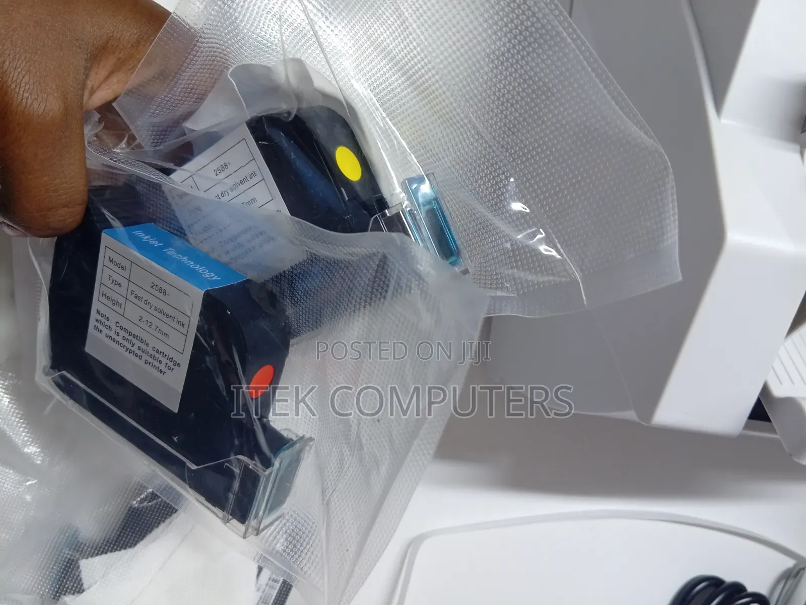 Smooth-Flowing Colour Ink Cartridge for Consistent Print Quality