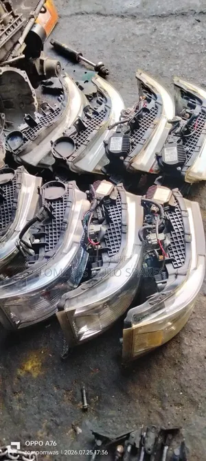 Headlights Nv350