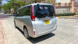 Toyota Noah 2015 Silver