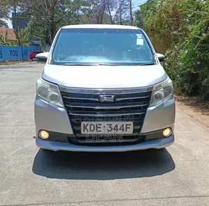 Toyota Noah 2015 Silver