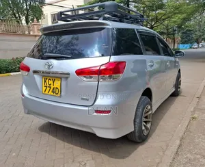 Toyota Wish 2013 Silver