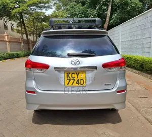 Toyota Wish 2013 Silver