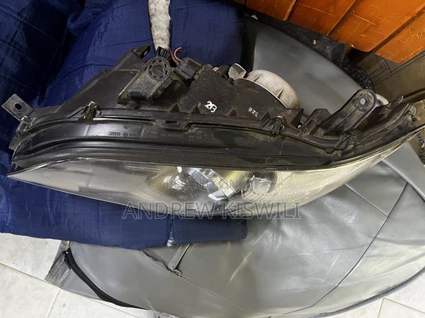 Subaru Leagacy BLS Headlight 2005 - thumbnail 2