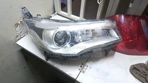 Nissan Highway Star Headlight