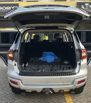 Ford Everest 2021 Silver