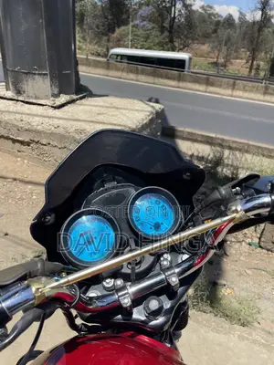 TVS HLX 125 2025 Red