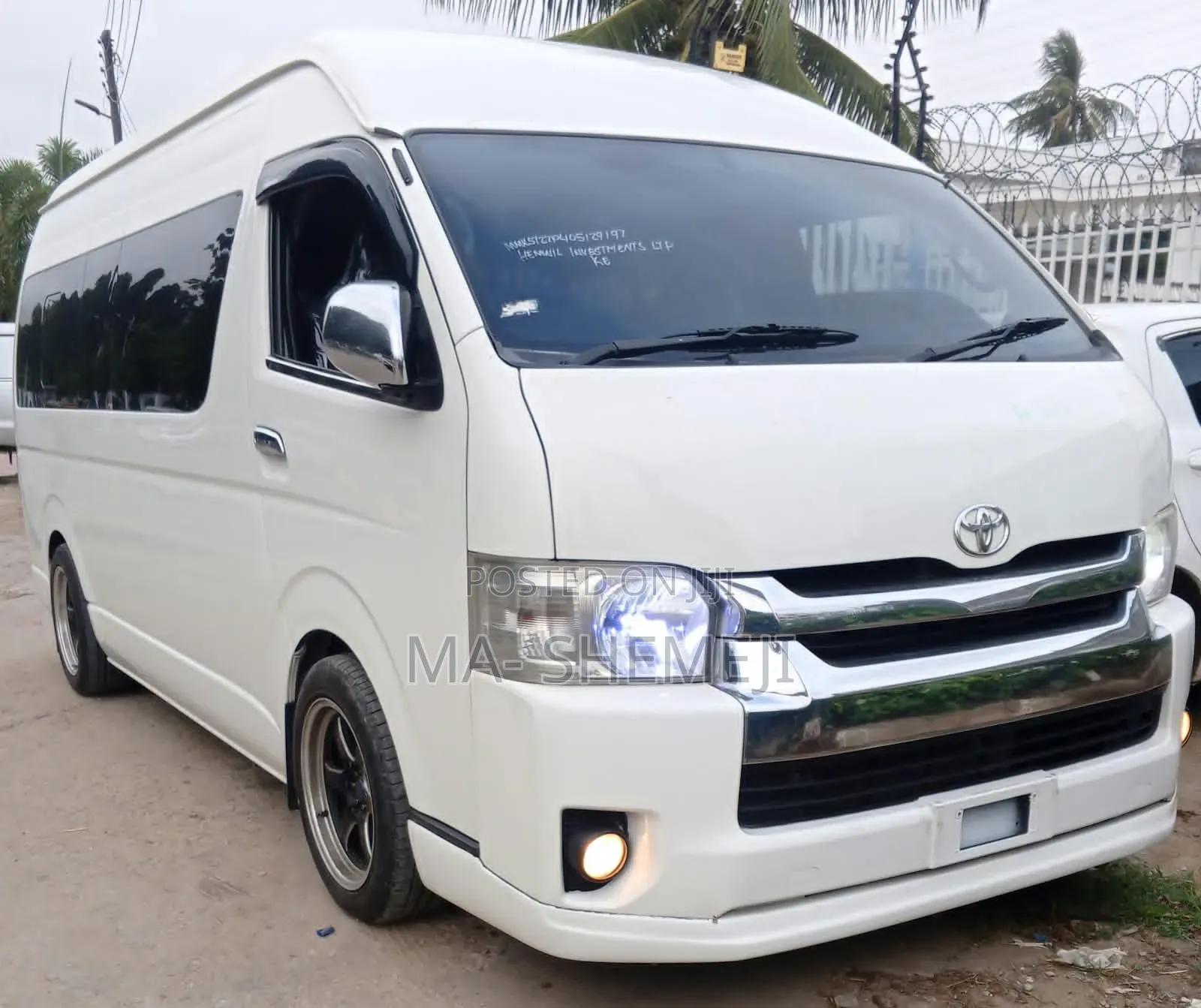 Toyota HiAce 2019 White