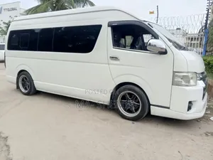 Toyota HiAce 2019 White