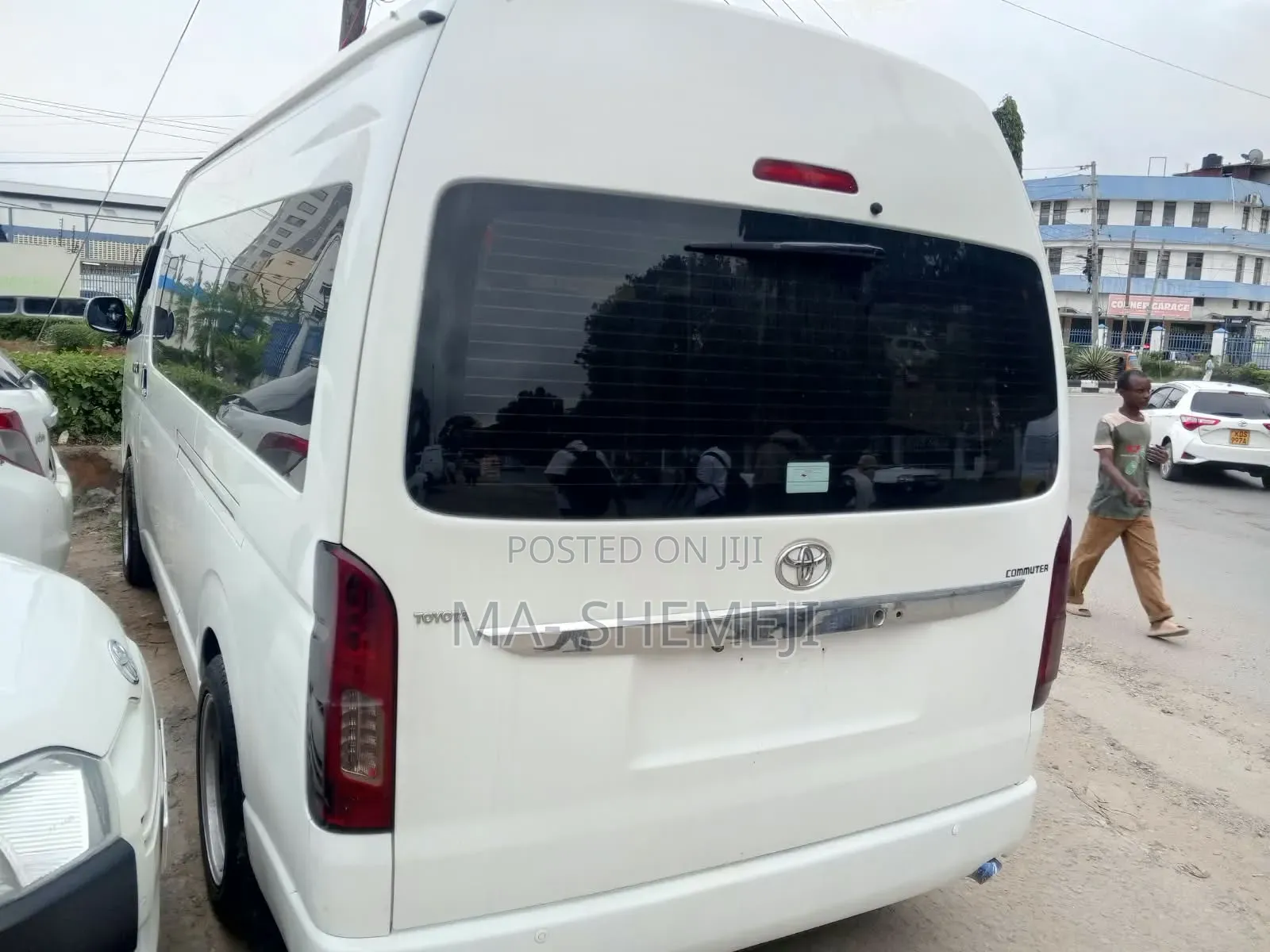 Toyota HiAce 2019 White