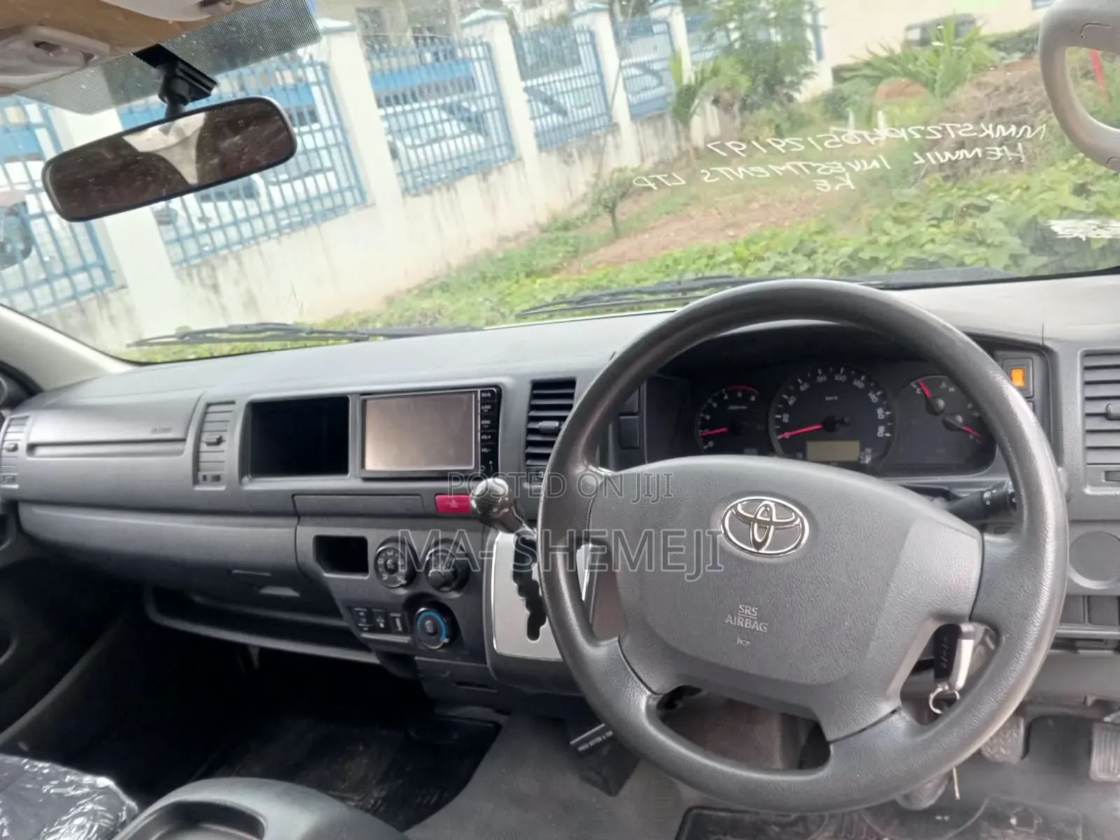 Toyota HiAce 2019 White