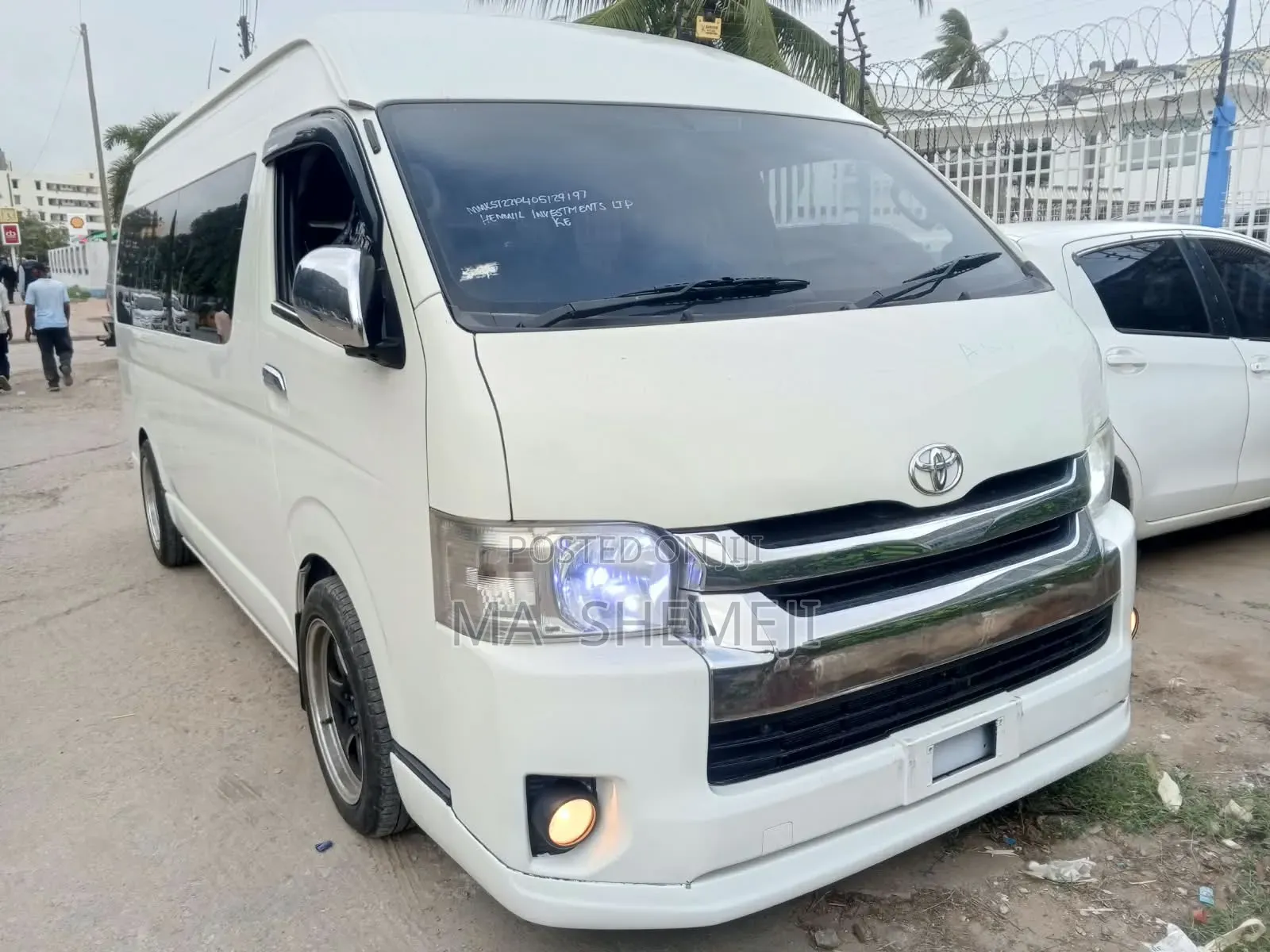 Toyota HiAce 2019 White