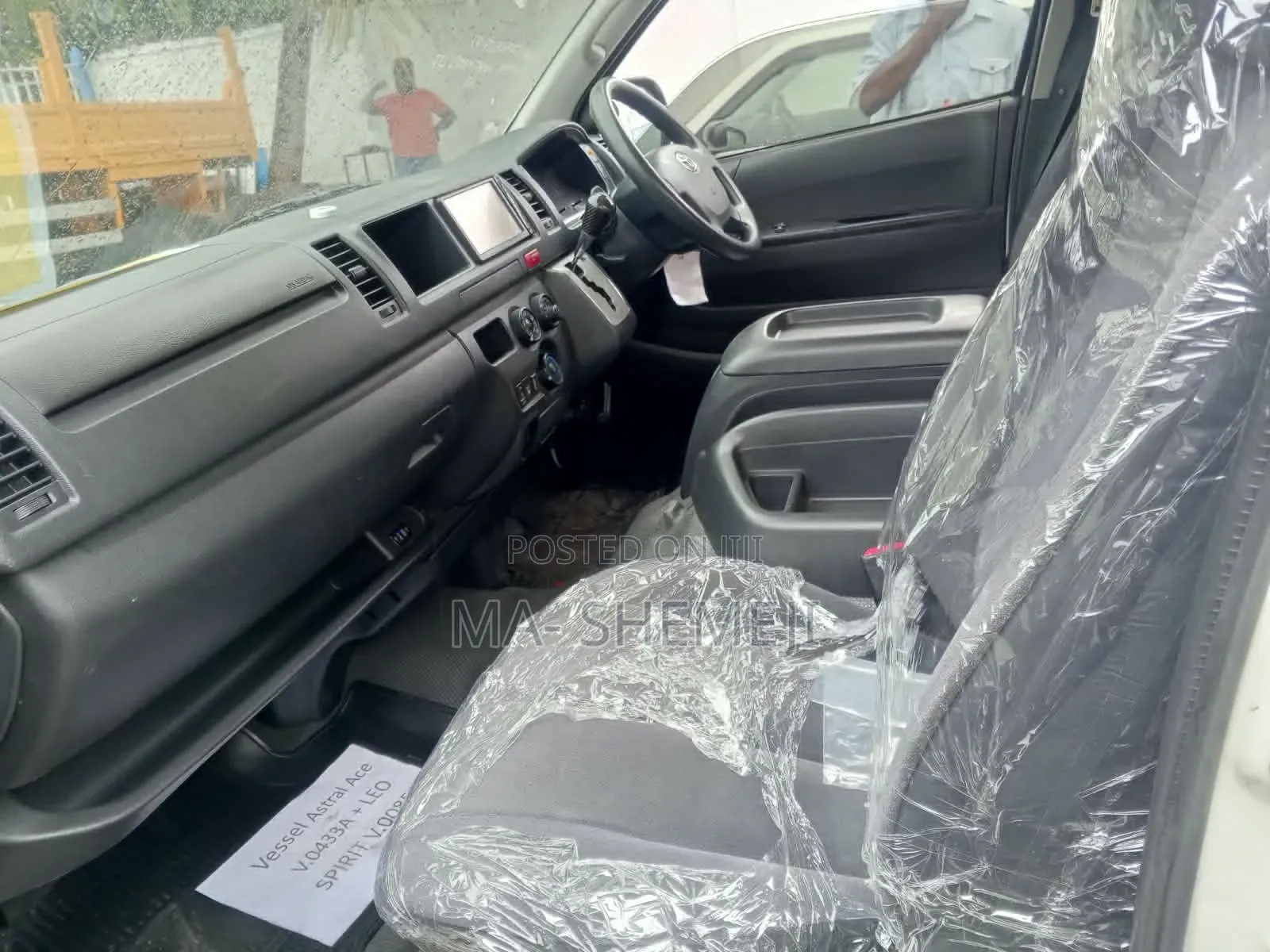 Toyota HiAce 2019 White