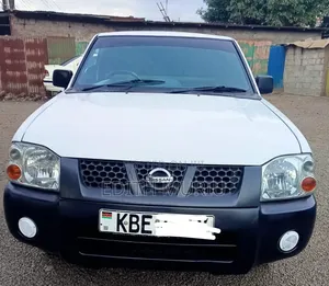 Nissan Hardbody 2003 White