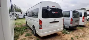 Toyota HiAce 2019 White