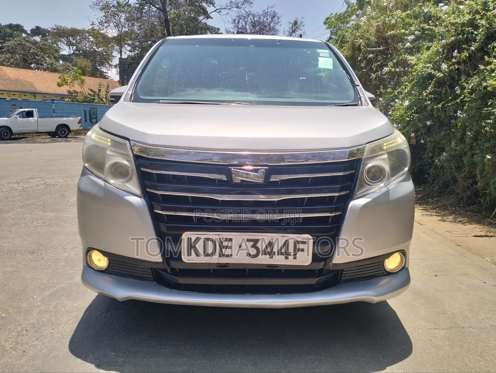 Toyota Noah 2015 Silver