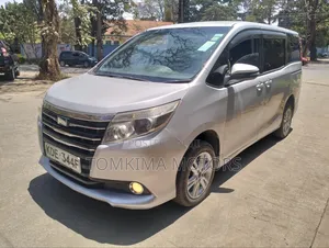 Toyota Noah 2015 Silver